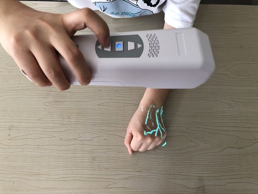 Kızılötesi Işık ile Yüksek Görüntü Çözünürlüklü Damar Bulucu Cihazı Masaüstü Ven Bulucu